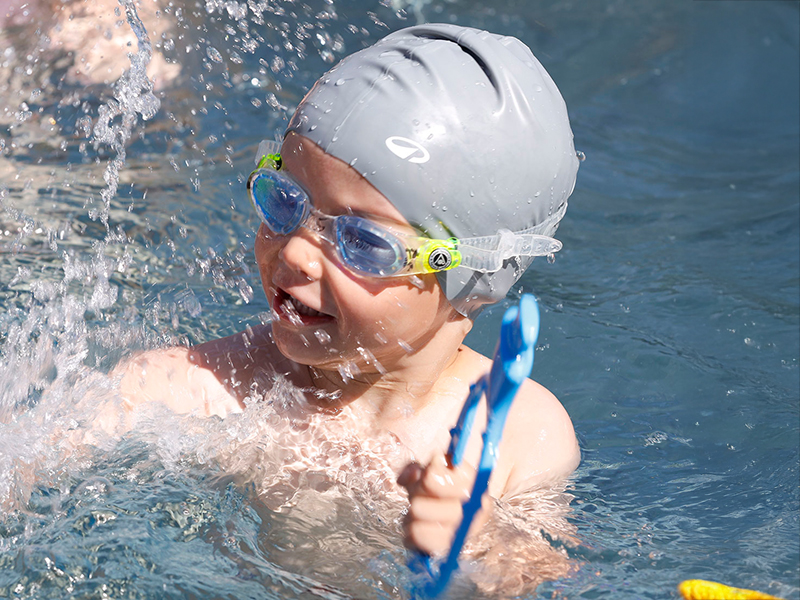 Schwimmbasis erlernen (Kinder 4 - 8 Jahre)
